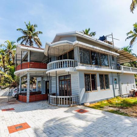 Gintara Beach Homestay By Evaddo Kalyānpur Buitenkant foto