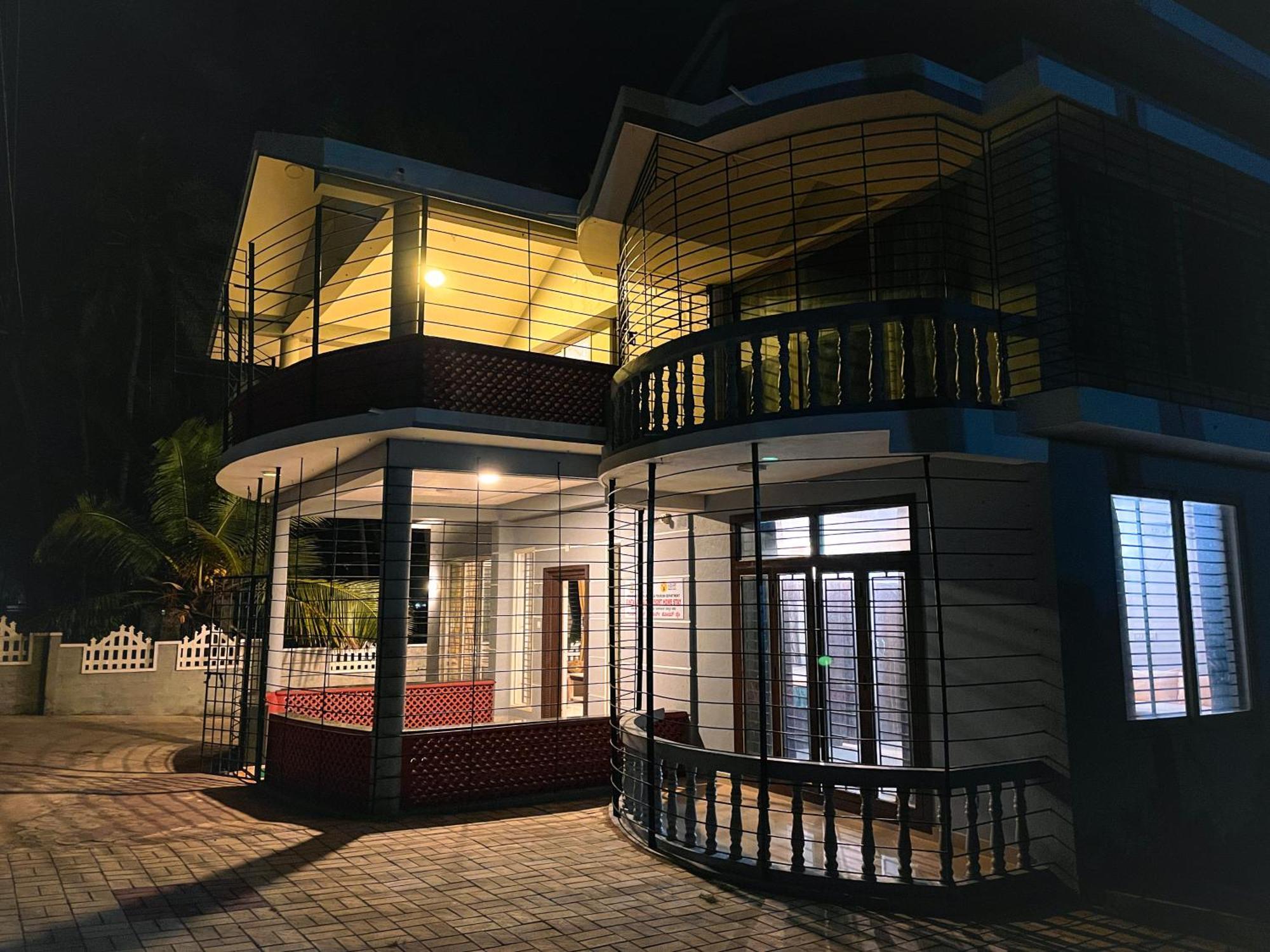 Gintara Beach Homestay By Evaddo Kalyānpur Buitenkant foto