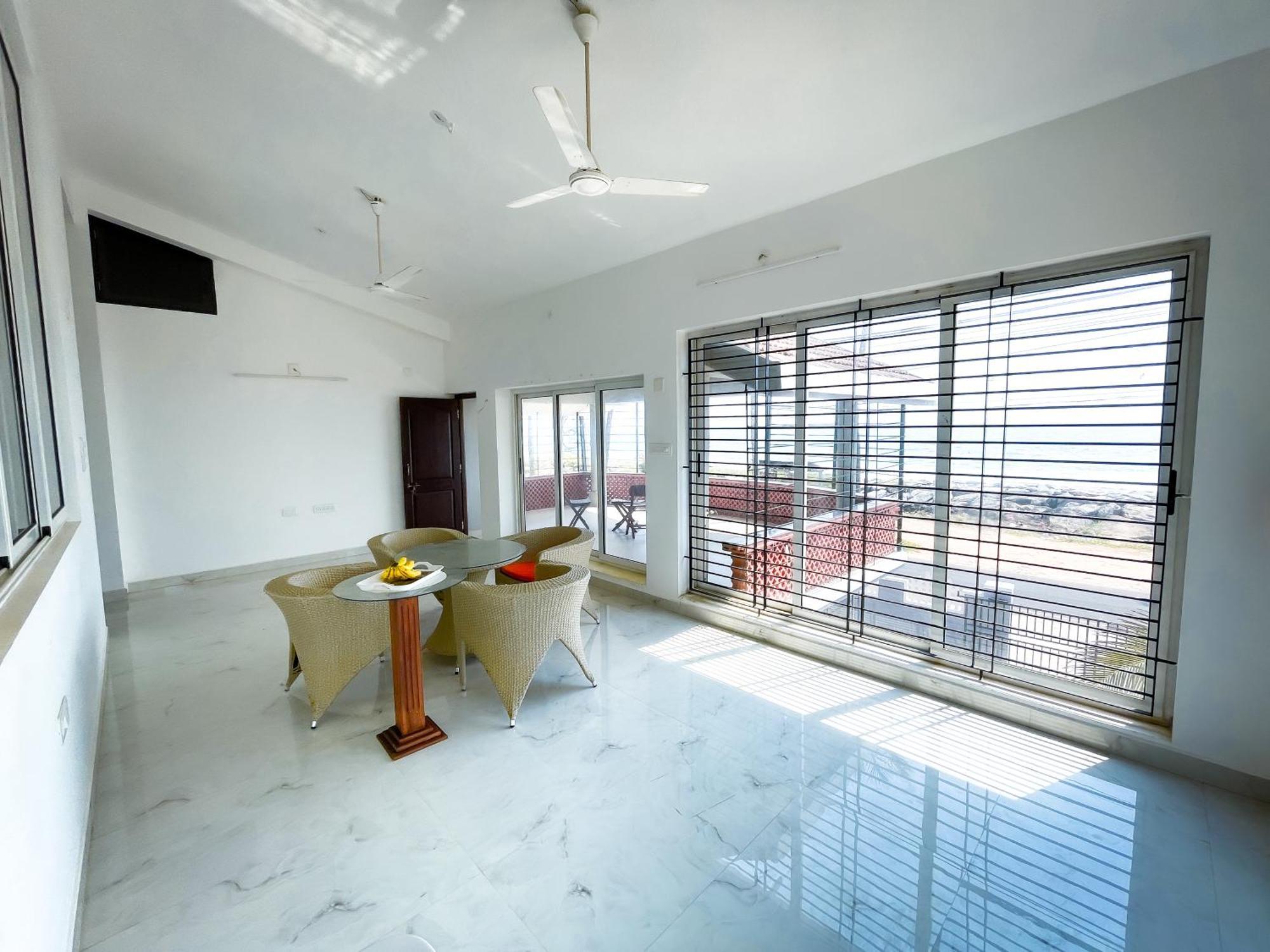 Gintara Beach Homestay By Evaddo Kalyānpur Buitenkant foto