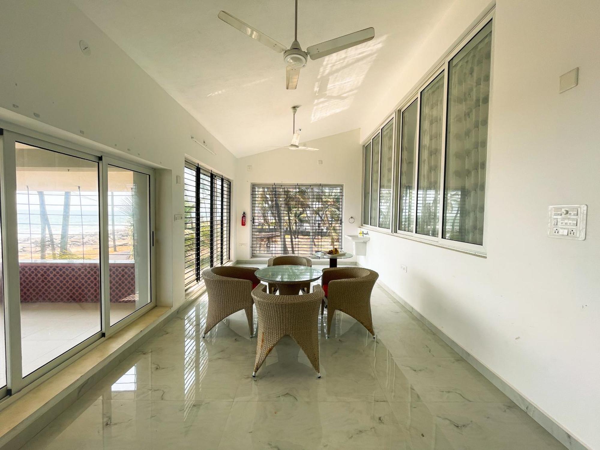 Gintara Beach Homestay By Evaddo Kalyānpur Buitenkant foto